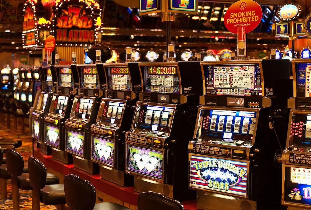 Aparatele de sloturi: Putere și Glorie in cazinouri terestre