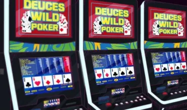 SUPER TRIPLE PLAY vs. TRIPLE PLAY – MERITĂ SĂ ADAUGI UN CREDIT ÎN PLUS LA MIZĂ?